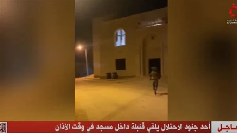 شاهد نهاية صادمة لجندي اسرائيلي رمى قنبلة على مسجد وقت الأذان!!