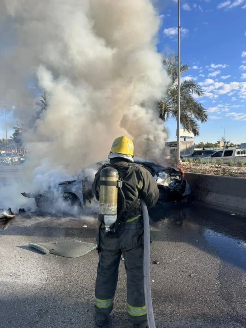 الدفاع المدني يخمد حريق مركبة بالرياض دون وقوع إصابات